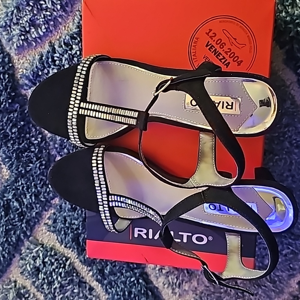 Shoes - Picture 7 of 10